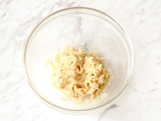 15分でザクふわ食感♩「食パンメロンパン」は材料５つで作れる簡単レシピ！の画像