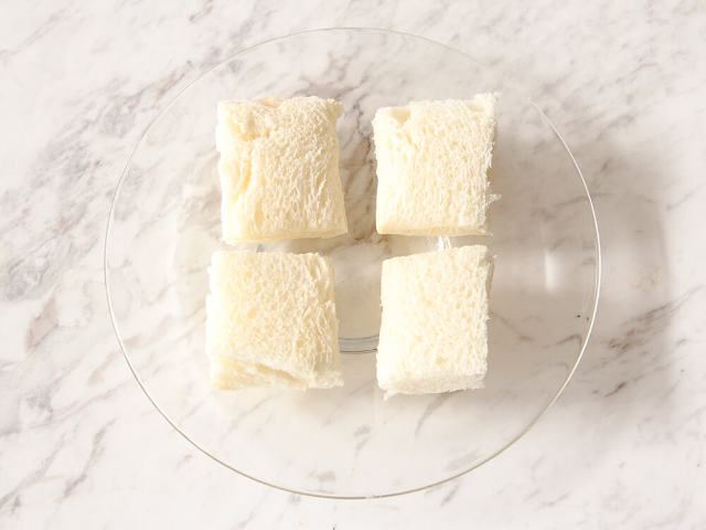15分でザクふわ食感♩「食パンメロンパン」は材料５つで作れる簡単レシピ！の画像