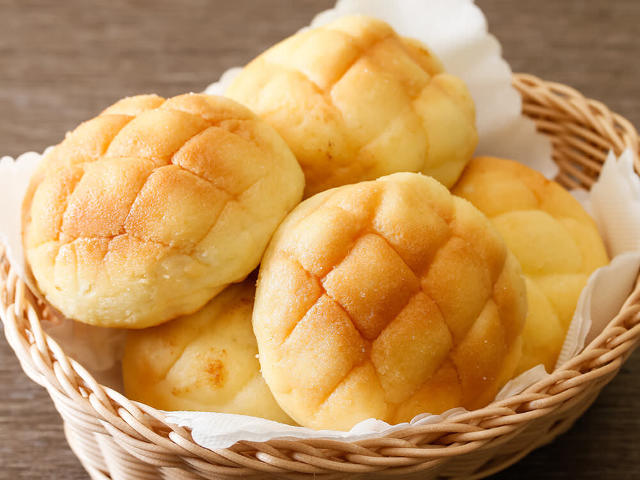 15分でザクふわ食感♩「食パンメロンパン」は材料５つで作れる簡単レシピ！
