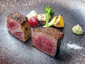 炉釜焼きの肉に感激!熟練の技で焼き上げる極上神戸牛ステーキは唯一無二の旨さ『GINZA KOKO炉』