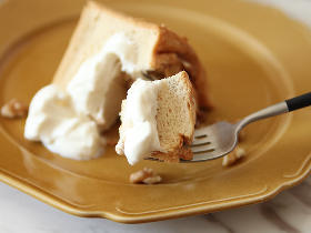 無脂肪なのにこのおいしさ! シフォンケーキよりもふんわりもっちり「エンゼルフードケーキ」の作り方
