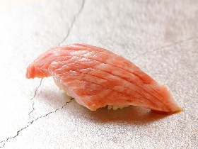 ”石司”の本マグロにもう夢中! 極上の「鮨」を古民家で味わう『赤坂 鮨 みのはら』