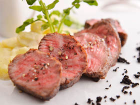 【男性必見】噂の激モテシェフが教える!ホワイトデーに女性を落とす、塊肉の感動レシピ