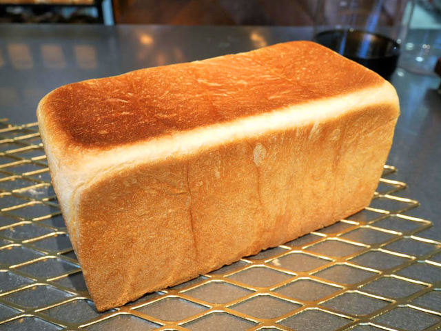 行列必至！東京のパン好きが惚れこむ「高級食パン」専門店６選