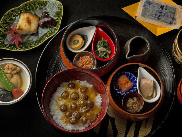 老舗京料理店の名物が気軽に愉しめる『朝粥と出し茶漬け専門店 KOI-KOI』