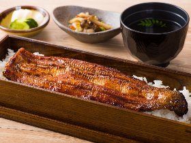 丸ごと1尾の「大うなぎ」に思わず前のめり! 創業90年の歴史を誇る老舗卸問屋の心意気