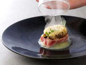 絶対に見つけられない最強の隠れ家があった! 新進気鋭のモダンガストロノミー『sanmi』【赤坂】