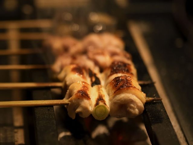 焼鳥 中華の新ジャンル 上質な比内地鶏の焼鳥と本格中華が融合した店 六本木 焼鳥 鈴音 Dressing ドレッシング