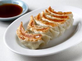 「ちょい飲み」も「超食べ」も楽しい! 渋谷センター街『兆楽』は餃子6個200円のスゴ中華