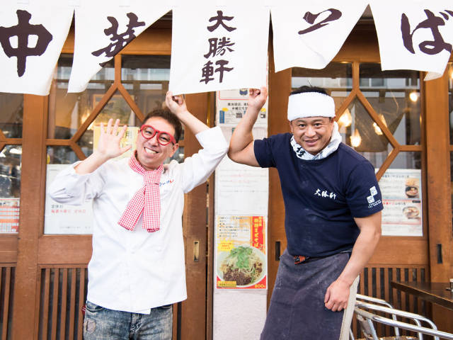 ジャンボ餃子から驚きの黒餃子まで！マニアも惚れた池袋の餃子3選の画像