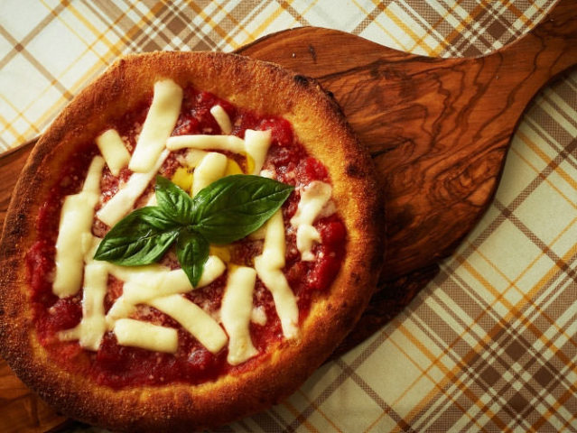 世界に認められたピッツァ職人が教える ナポリ伝統 揚げピッツァ の作り方 Dressing ドレッシング