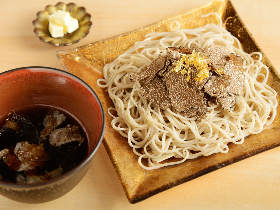 黒トリュフと蕎麦のまさかの出逢い! 食通も唸る絶品「トリュフ蕎麦」が大阪グルメ界で話題沸騰