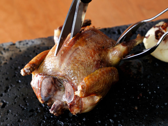 鳩肉専門店 が赤坂に誕生 マニアックな美味に酔いしれる 鳩肉屋 で濃厚ジューシーな鳩肉を堪能すべし Dressing ドレッシング