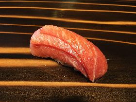 11カン4,000円! 鮨の名店が開いた立ち食い鮨店に客足が止まらない、武蔵小山『ブルペン』