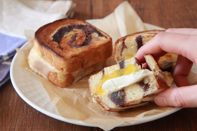 あの味をおうちで！こっくり甘い「あん食パン」の作り方の画像