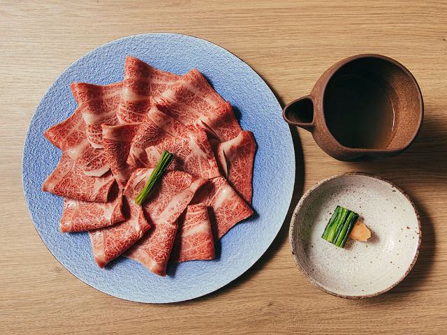 日本酒に合わせてつまみたい！ 和テイストな肉料理が充実の『うしごろ貫』