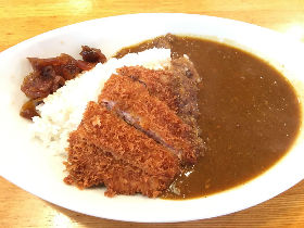 あの人が愛したカツカレーに、メディア初登場の期待の焼鳥、、、自由が丘からすぐの穴場な街・奥沢を歩く