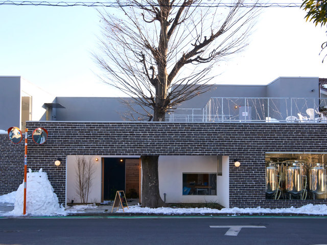 東京・狛江の住宅街の一角にブルワリー＆レストランがオープン