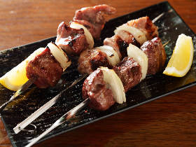 串焼きも唐揚げも! 絶品ジビエが居酒屋感覚で楽しめる大阪・北新地『ミートミート』は初心者にもオススメ
