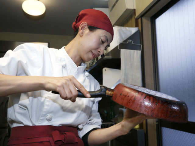 餃子大好き芸人がホレた！予約困難な阿佐ヶ谷「豚八戒」の餃子5種の画像