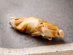 週2日だけ、超人気そば店がすし屋に! 煮切りもツメもうまい、浅草の隠れ家『舎利処じゅうしち』