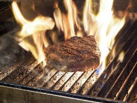 【青山】肉がウマい『THE BURN』が話題沸騰! 実力派 米澤文雄シェフのグリルレストラン