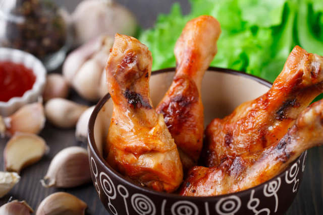 骨付きチキン どうかぶりつく 美しき秘書に学ぶお食事作法 Dressing ドレッシング