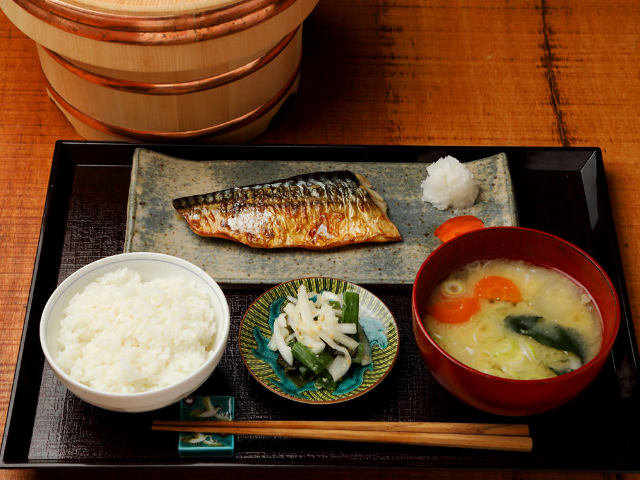 1日50食限定！ 毎日食べても飽きない、リピーター続出のサバの味とは