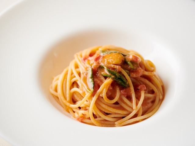 パスタの調理法をプロが伝授 詳しい手順で定番 フレッシュトマトのスパゲッティ がマスターできる Dressing ドレッシング
