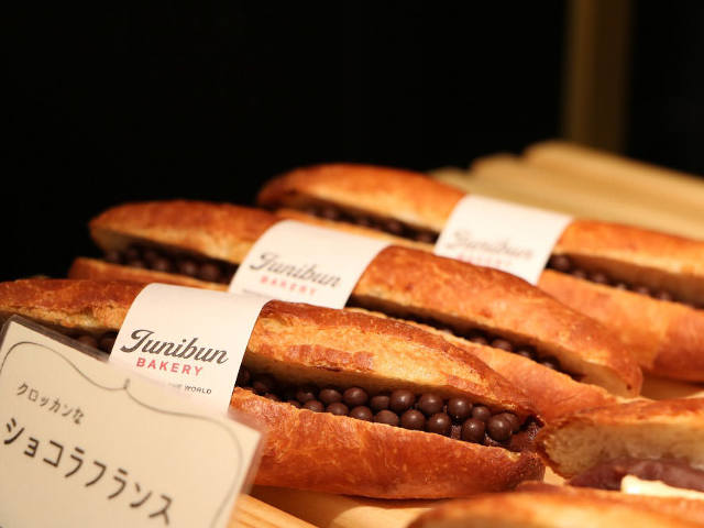 もっちりを超える食パン!? 人気パン屋が手がける「ジュウニブンベーカリー」の画像