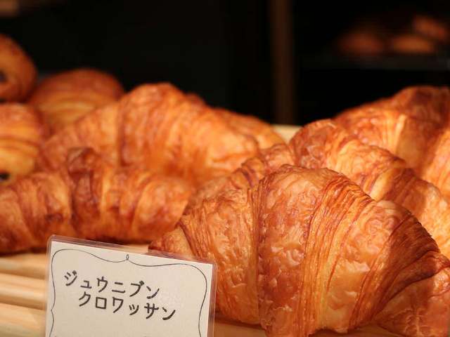 もっちりを超える食パン!? 人気パン屋が手がける「ジュウニブンベーカリー」の画像