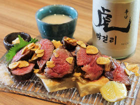 ラムステーキが驚くほどやわらかい! ラム肉専門店『焼き羊』でしか味わえない和食ベースの「ラム」が話題