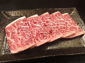 バングラデシュ生まれの肉の目利きが、焼肉店『ばぶ』をオープン! 武蔵小山『みやこや』の想いを継ぐ一軒