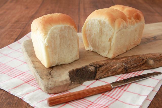 生クリーム入りで耳までふわっふわ パウンド型で簡単に作れる 生食パン の本格味レシピ Dressing ドレッシング