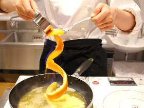 スイーツは「カウンター」で食べるのが楽しいって知ってた?西荻窪で見つけた、魅惑のケーキ店