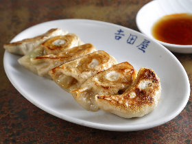「焼き餃子」がうまい町中華! 下北沢エリアに佇む『吉田屋』は、優しさに満ちた幸せ空間【新代田】