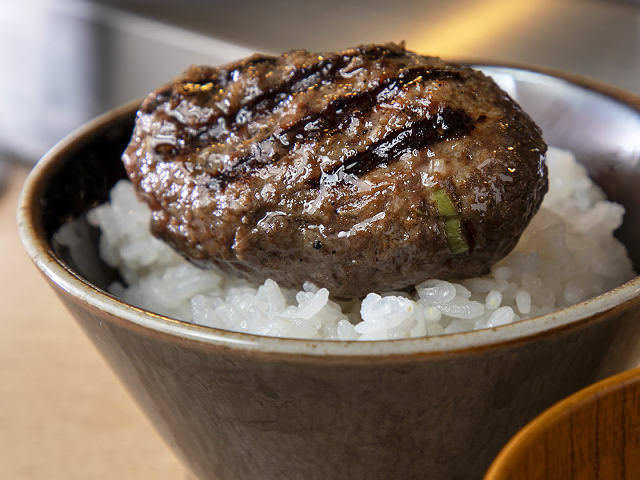 挽肉と米 渋谷 の肉汁ハンバーグは究極の一品だった 挽きたて 焼きたて 炊きたてのハンバーグ専門店 Dressing ドレッシング