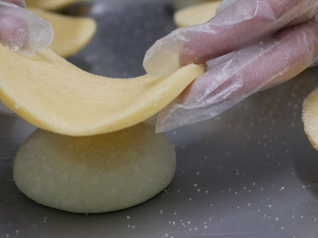 魅惑の生メロンパン。神田「勇福堂」は連日行列の注目ベーカリーの画像