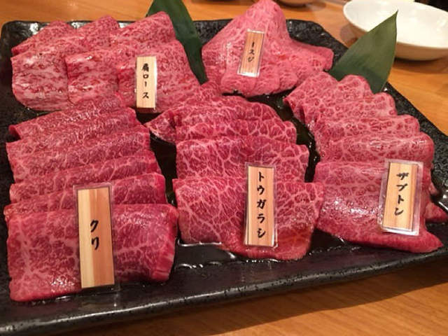 目黒 不動前にある 焼肉しみず で 厚さ約３ｃｍの黒毛和牛タンの旨さにふるえる Dressing ドレッシング