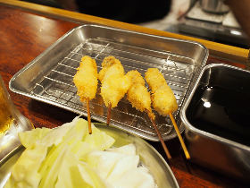 大阪立ち飲み文化の象徴=串かつ。ある名店、復活の話。