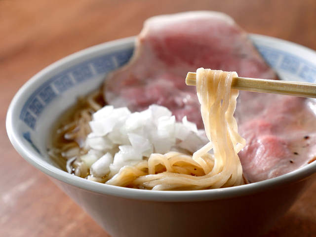 隠れ人気の「貝だし醤油ラーメン」は、反則レベルのおいしさ！