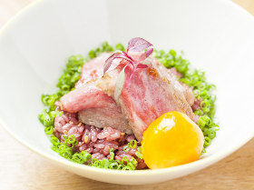 話題のレア肉料理が、おうちでも作れる!?