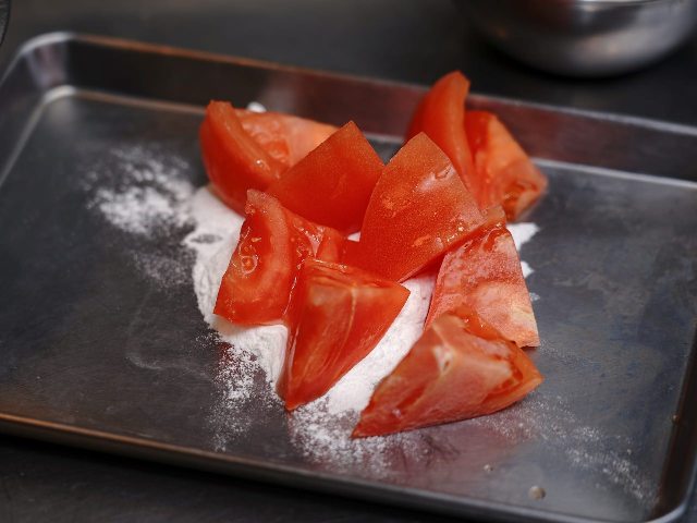 人気店「ル ジャングレ」のシェフが伝授！夏に食べたい「トマトのフリット」＆「ディップ」レシピの画像