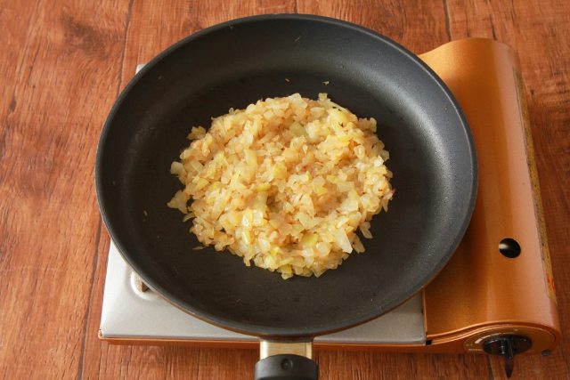 肉汁があふれだす。メンチカツをおいしく作る5つの秘密の画像