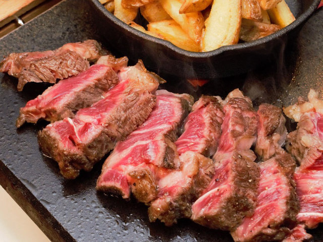 肉好きよ 予約を急げ パリで大行列の肉ビストロが日本初上陸 神楽坂 サクレ フルール Dressing ドレッシング