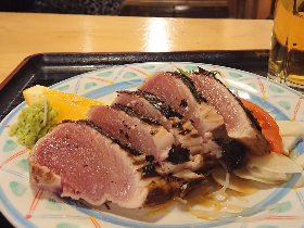 酒飲みの王国・高知の「ひろめ市場」はおいしく楽しく過ごせる、酒場のテーマパーク!【酒旅ライター】