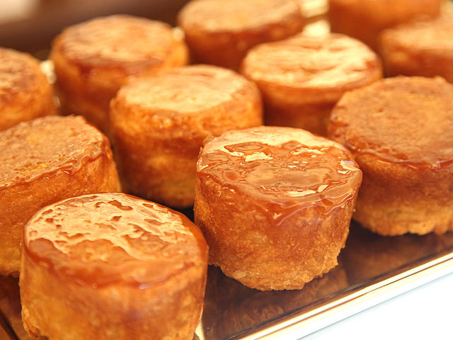 フランス・ブルターニュ地方に根ざした郷土菓子の数々は、上質な塩とバターがポイント
