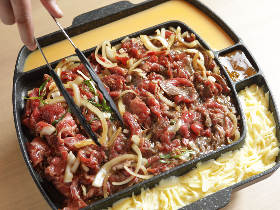 とろ~りチーズとスパイシーなカレーで味変!今神戸で話題の「手巻き焼肉」を体験してみた【野菜食べ放題】