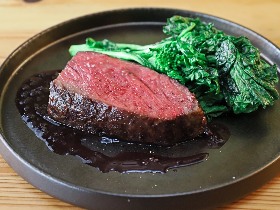【腕利き料理人が通ううまい店】感動の火入れ技！ 至福の赤身肉が味わえるフレンチイタリアン