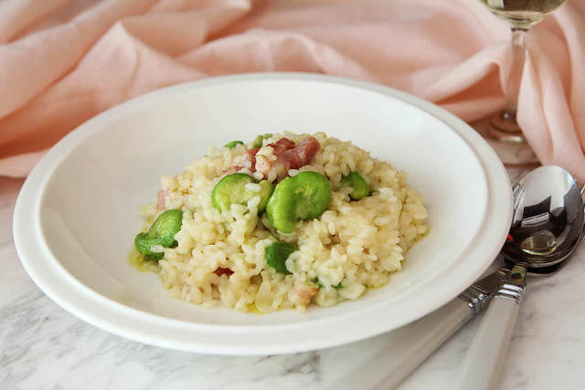 春野菜をおいしく調理！そら豆や菜の花で作る簡単リゾットレシピの画像